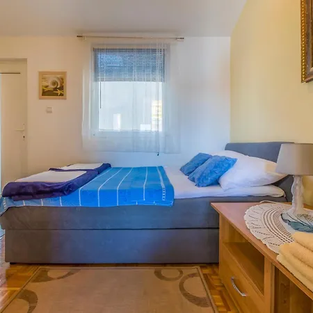 Apartment Apartments By The Sea Selce, Crikvenica - 4802 *